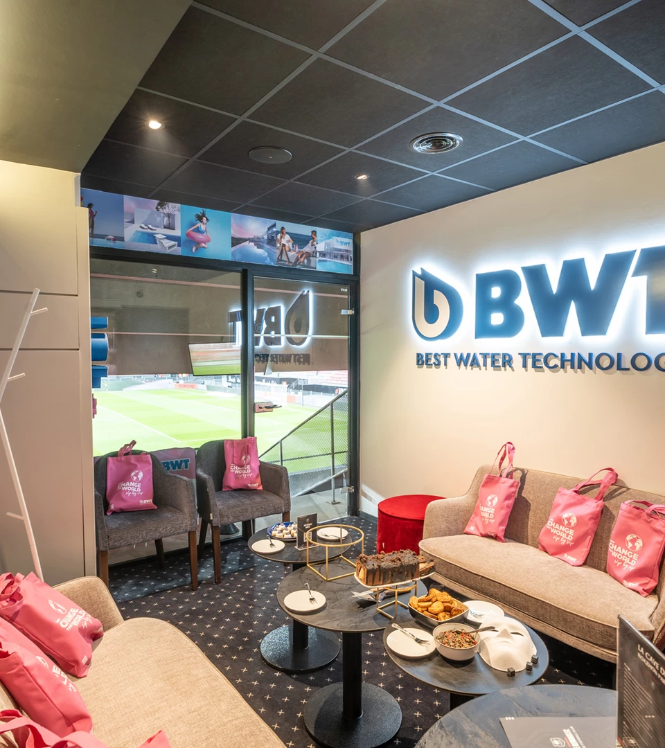 loge-business-premium-3